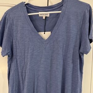 NWT BELLA DAHL T-SHIRT